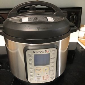 Instant pot *new* 6qt.